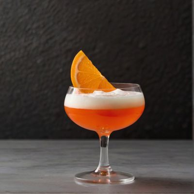Drink Aperol Sour Drink Aperol Sour z sokiem z cytryny i białkiem jaja
